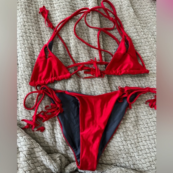 SimiSwimwear Reversible Red & Grey "V"
Shaped Triangle Top and Brazilian Bottoms - Picture 3 of 4